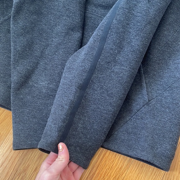 Lululemon hoodie scuba material - Picture 2 of 6